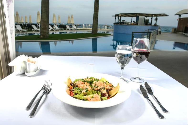 Mimoza Beachfront Hotel & Restaurant Фамагуста Экстерьер фото