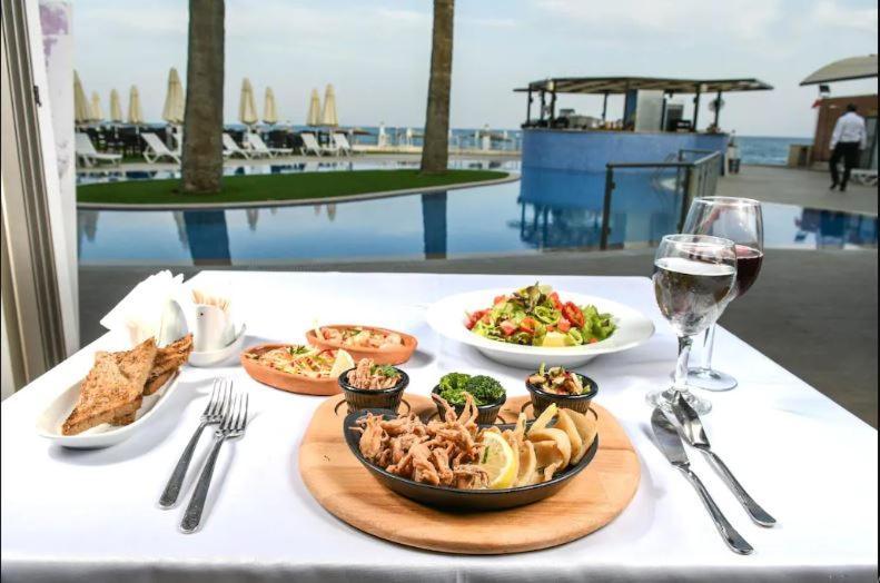 Mimoza Beachfront Hotel & Restaurant Фамагуста Экстерьер фото
